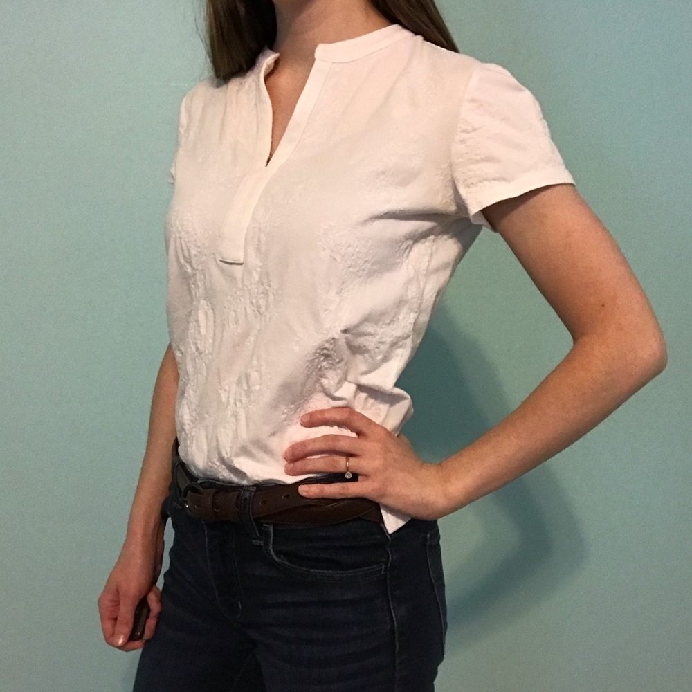 Liz Claiborne White Embroidered Tee - Picture 2 of 3